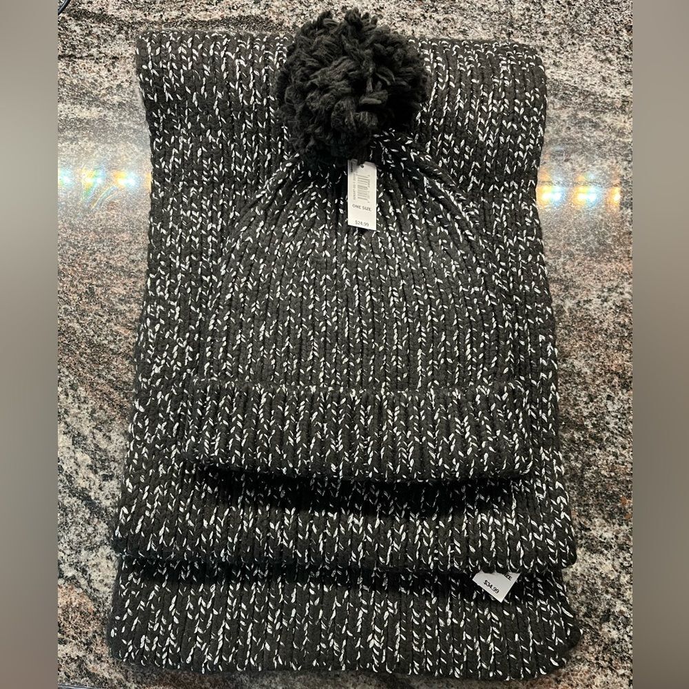 Gap 2PC Hat & Scarf Set